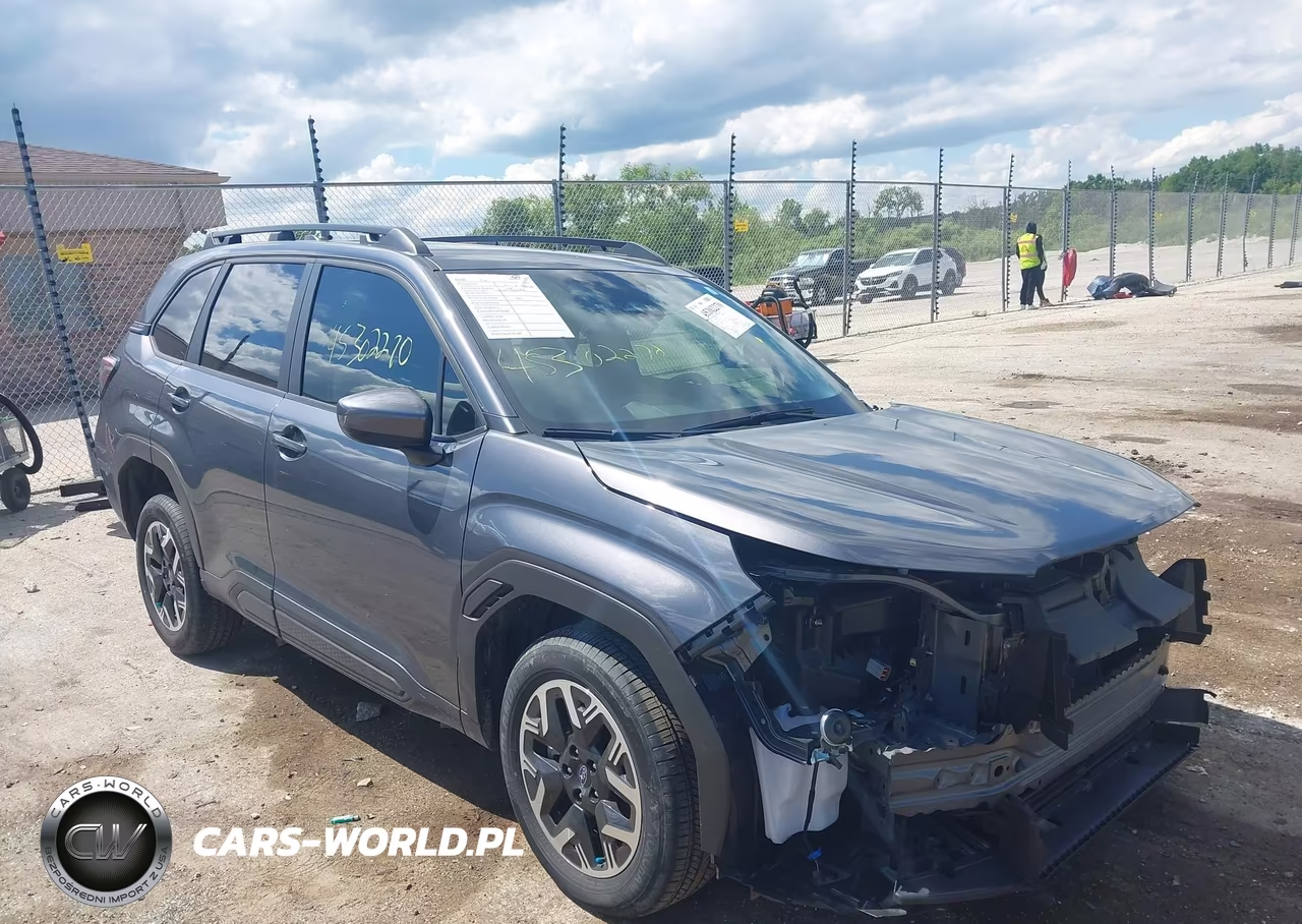 2025 Subaru Forester Premium – zdjęcie 1 z 16