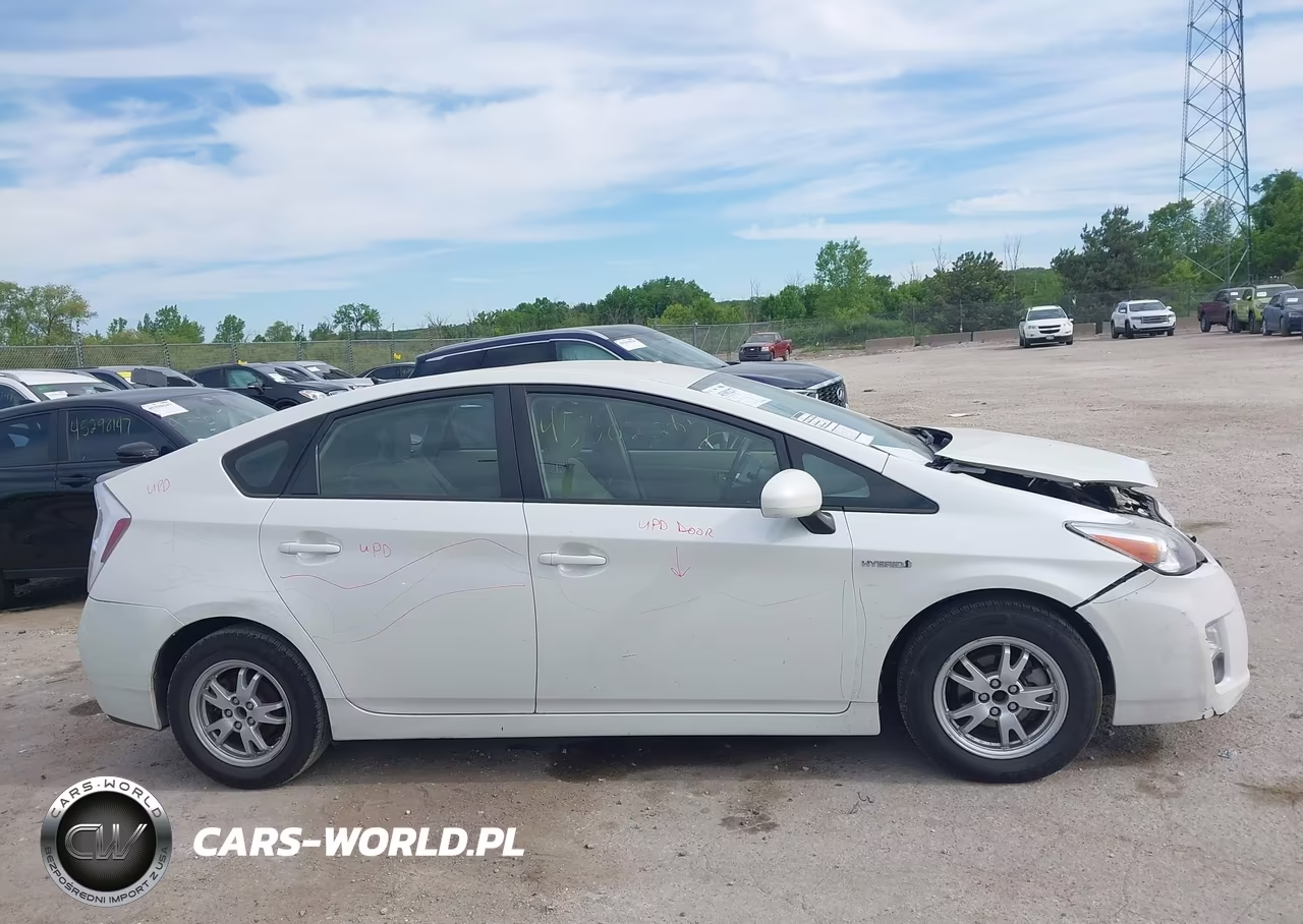 2011 Toyota Prius Three VIN:JTDKN3DU4B0329263 - 13