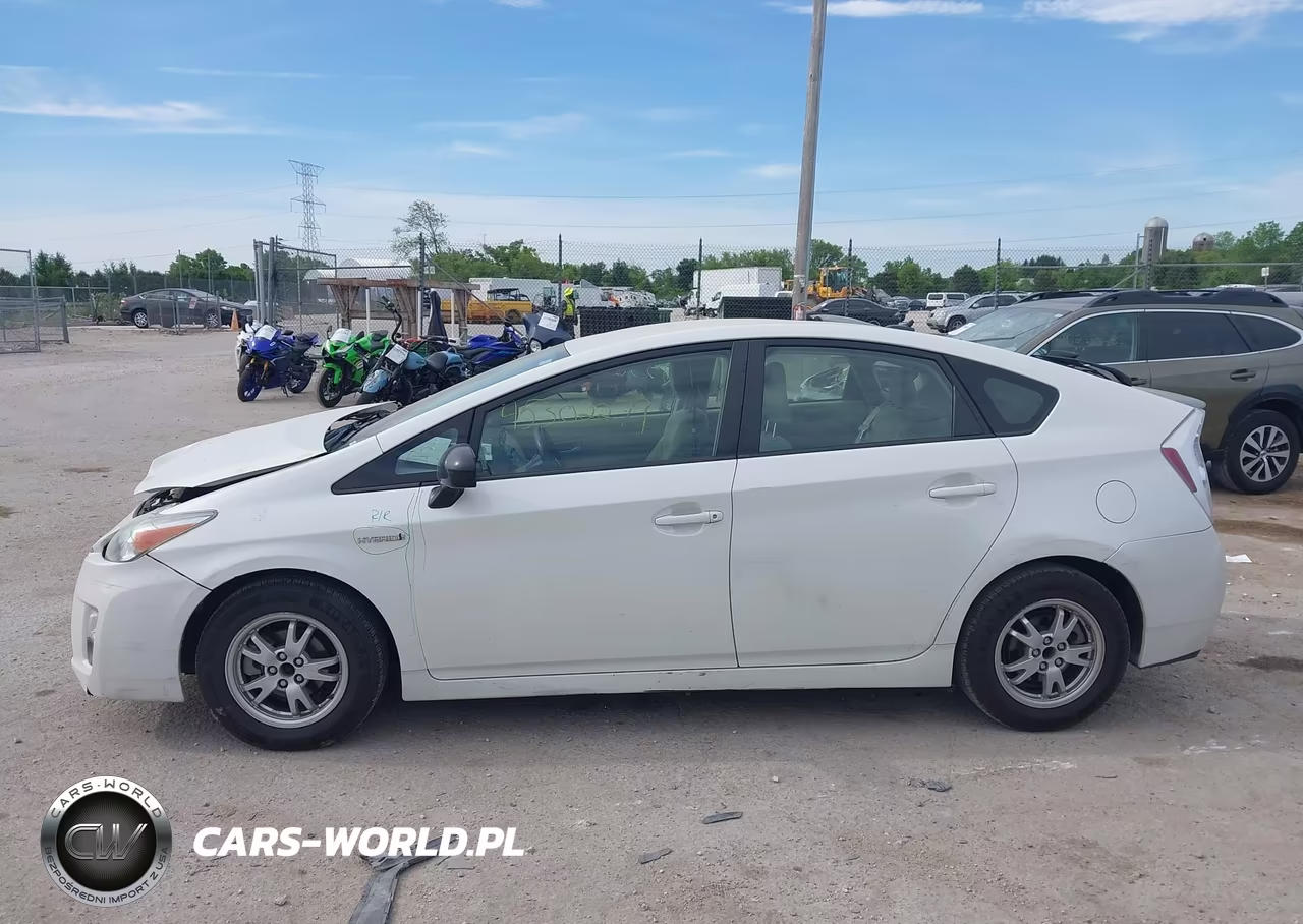 2011 Toyota Prius Three VIN:JTDKN3DU4B0329263 - 14