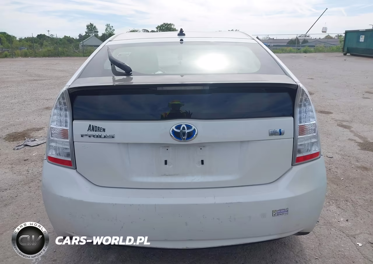 2011 Toyota Prius Three VIN:JTDKN3DU4B0329263 - 16