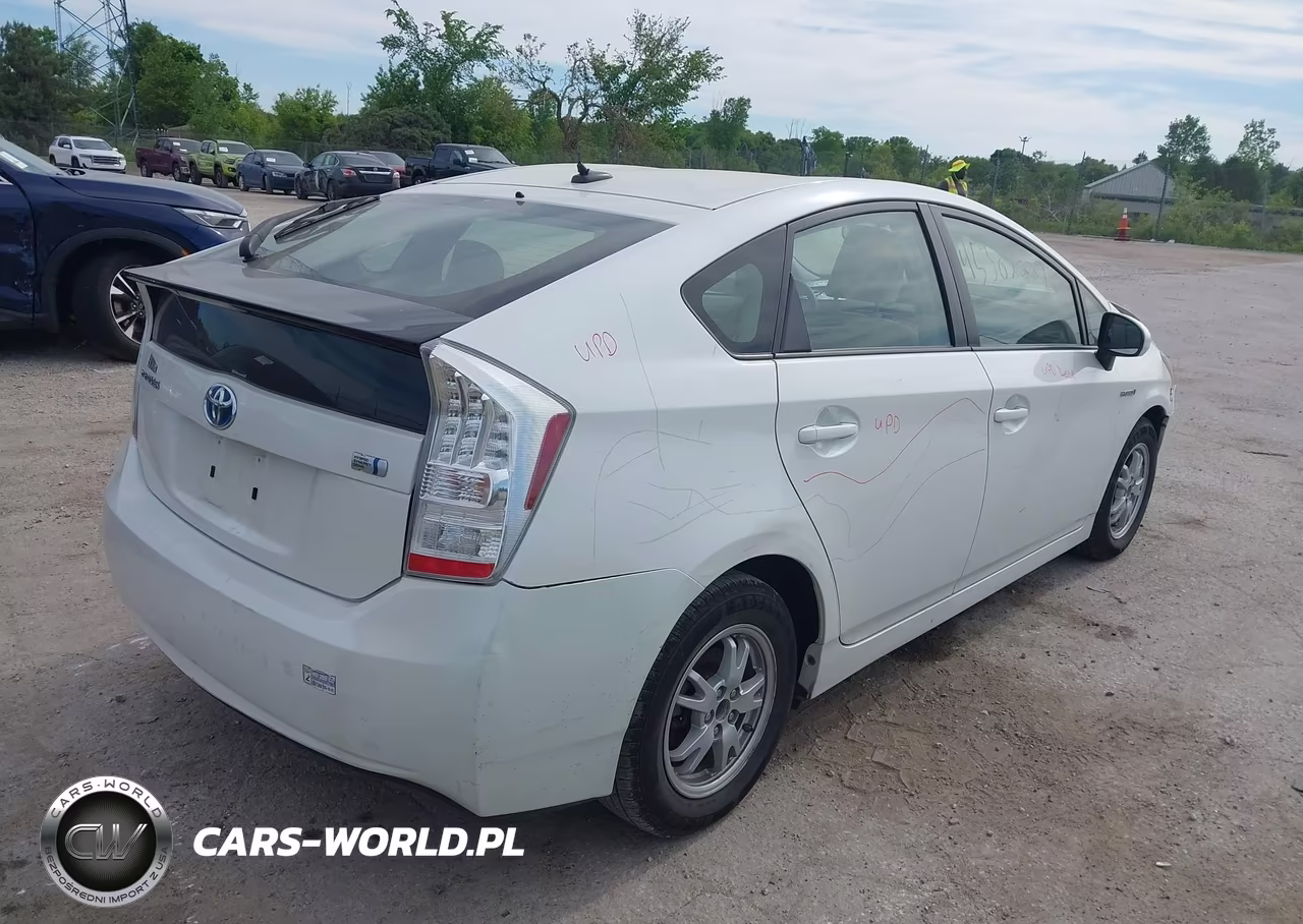 2011 Toyota Prius Three VIN:JTDKN3DU4B0329263 - 4
