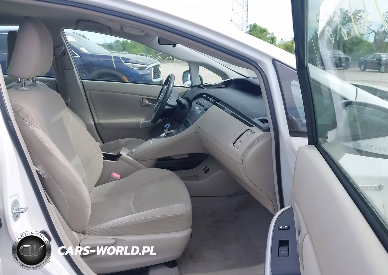 2011 Toyota Prius Three VIN:JTDKN3DU4B0329263 - 5