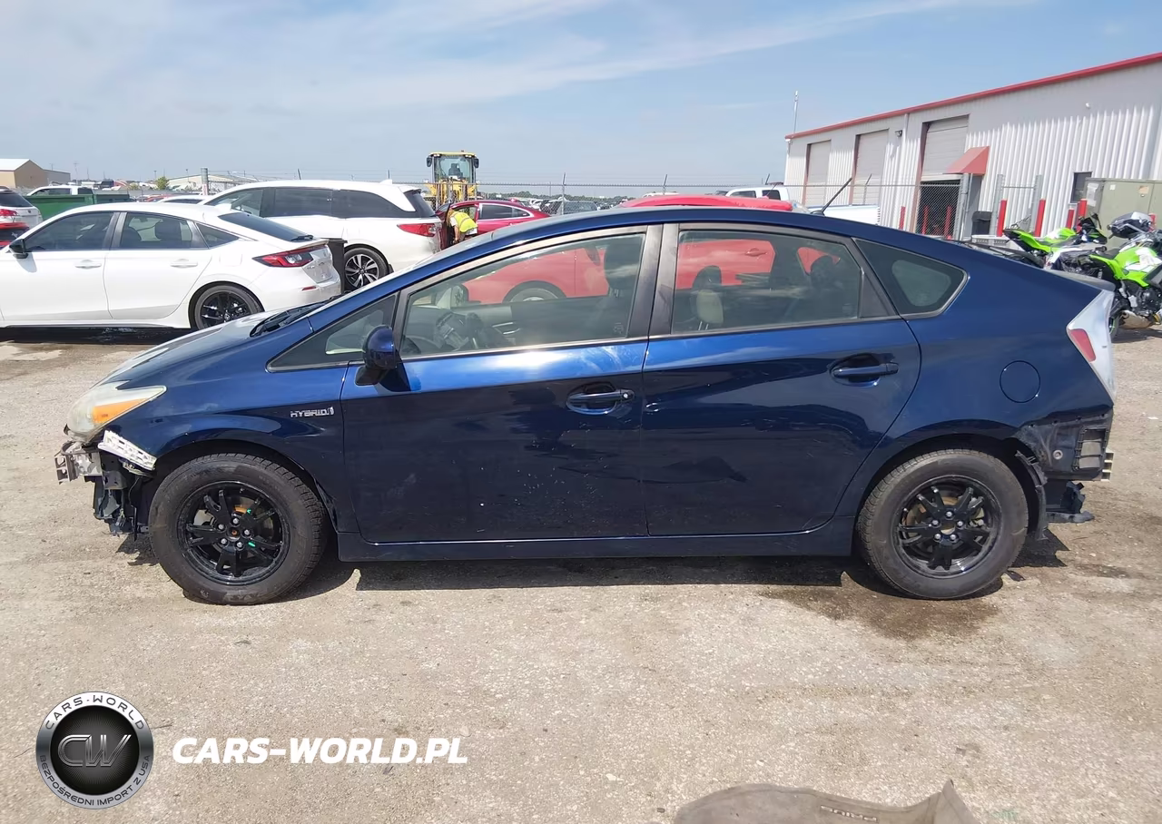 2015 Toyota Prius Two VIN:JTDKN3DU3F0485347 - 15