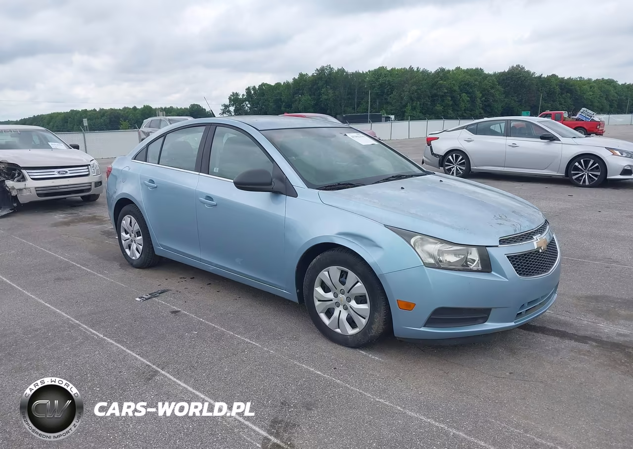 2012 Chevrolet Cruze Ls – zdjęcie 1 z 11