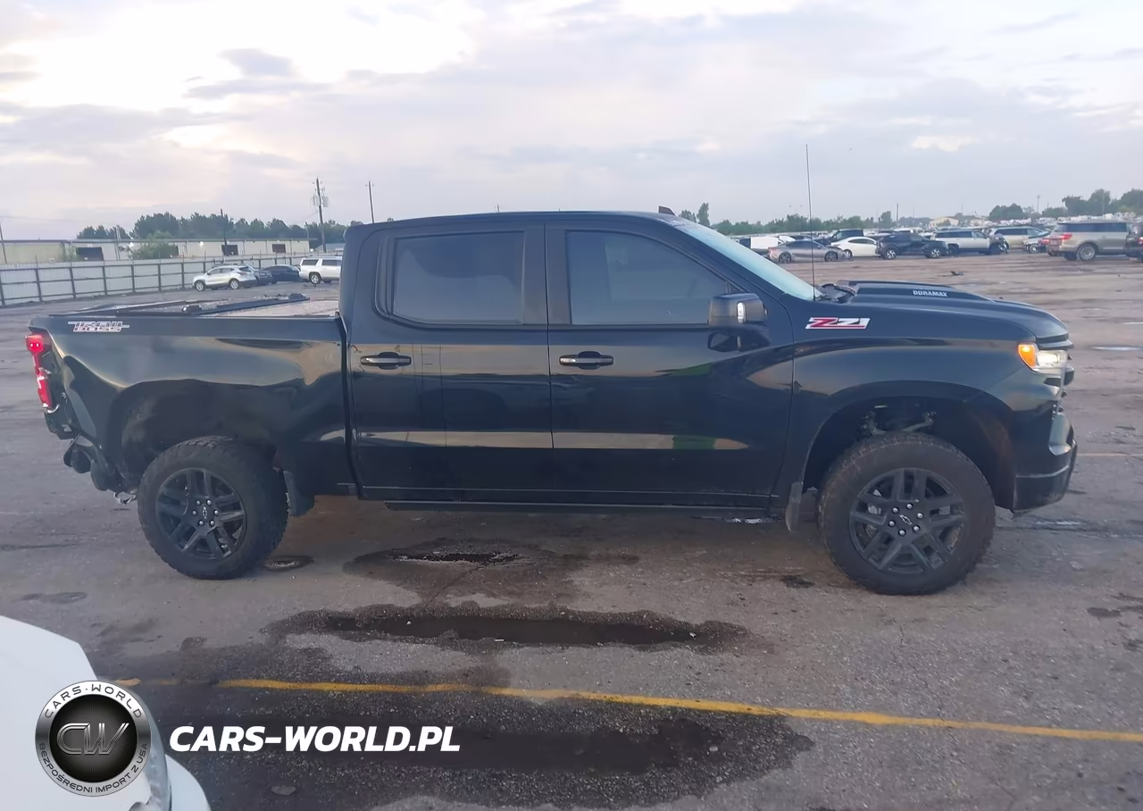 2026 Chevrolet Silverado 1500 4Wd Short Bed Lt Trail Boss VIN:3GCUKFE80TG139672 - 13