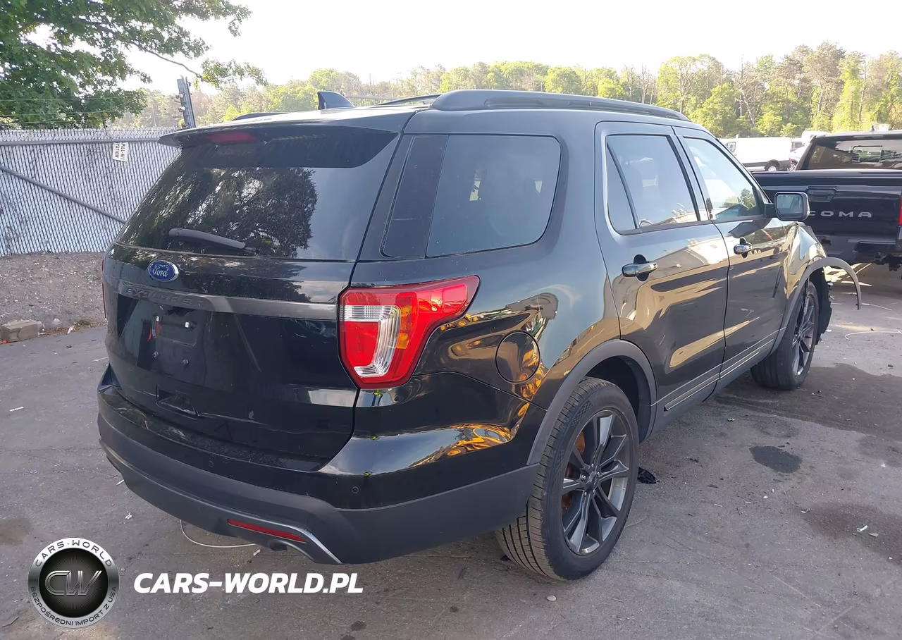2017 Ford Explorer Xlt VIN:1FM5K7D84HGA75923 - 4