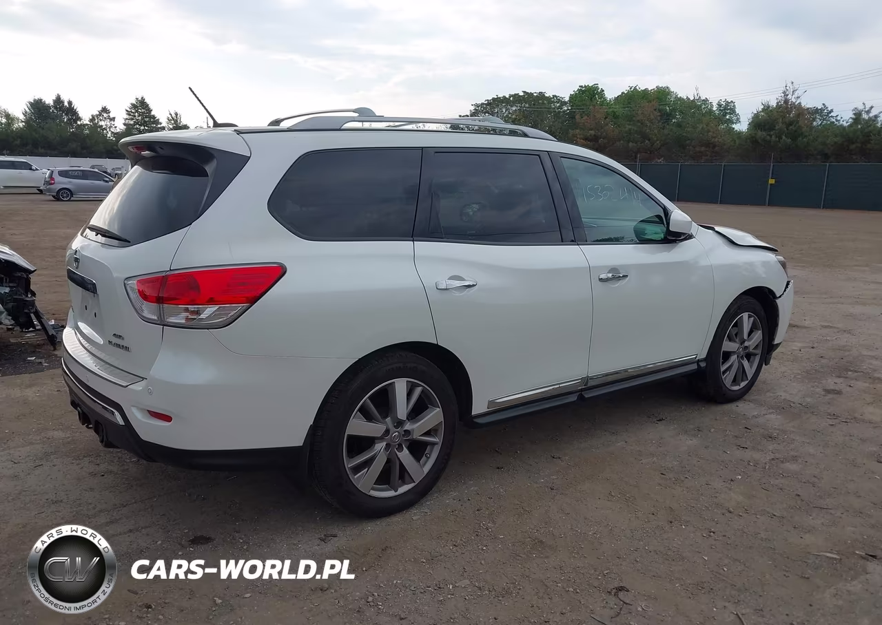 2015 Nissan Pathfinder Platinum VIN:5N1AR2MM2FC687505 - 4