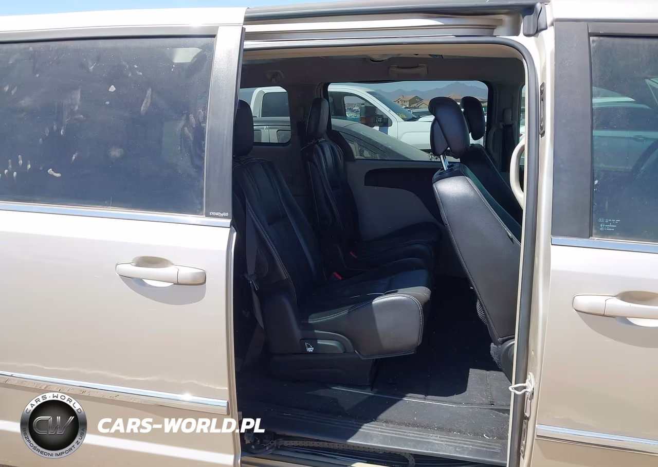 2014 Chrysler Town & Country Touring VIN:2C4RC1BG8ER324941 - 8