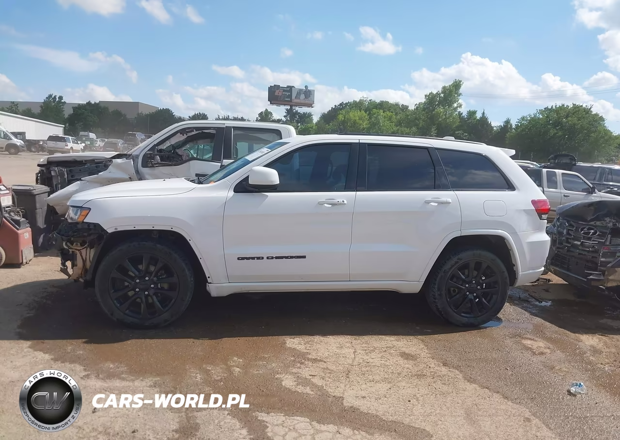 2018 Jeep Grand Cherokee Altitude 4X2 VIN:1C4RJEAG6JC110354 - 15