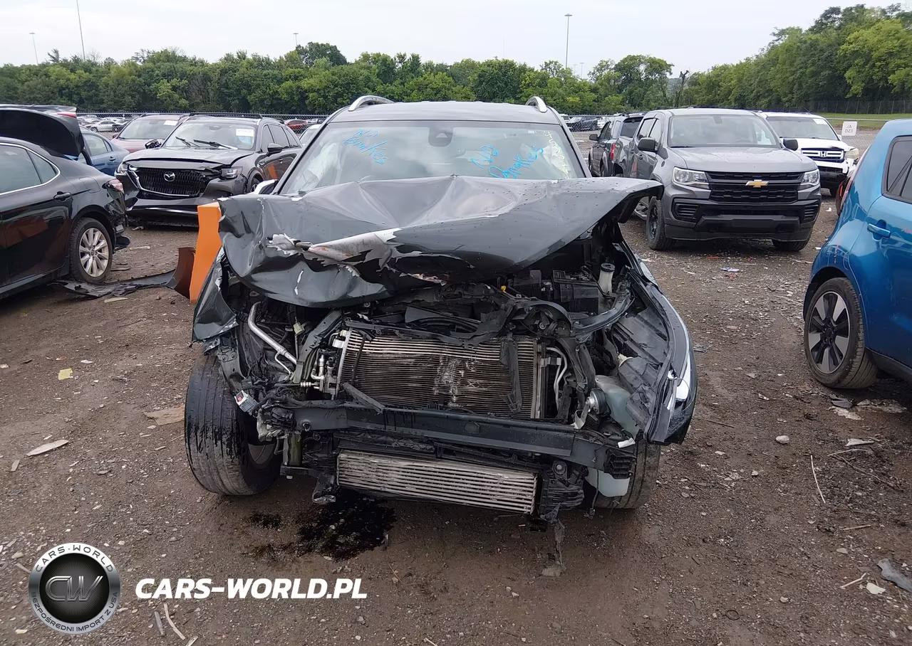 2019 Chevrolet Equinox Premier VIN:3GNAXNEV9KS616266 - 6