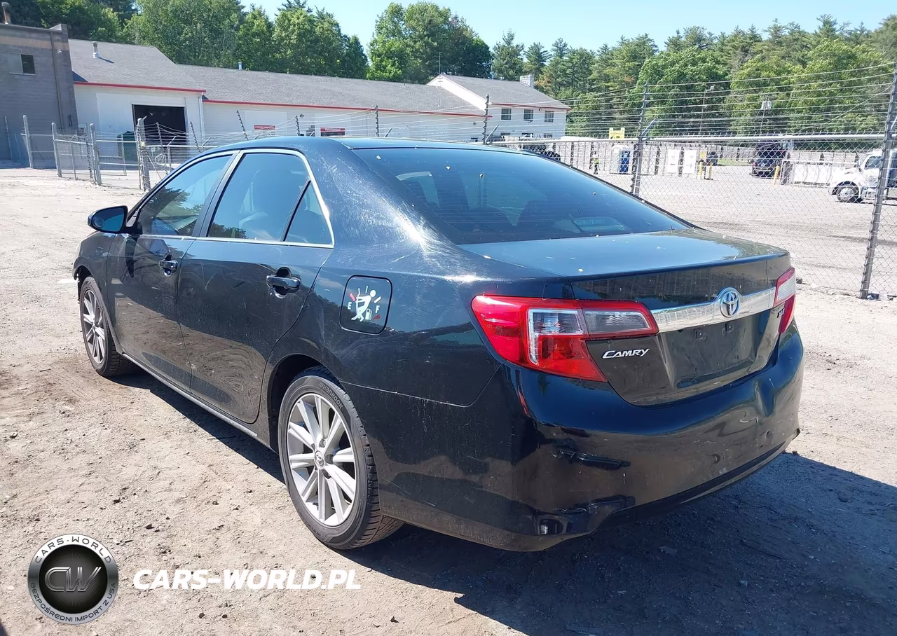 2013 Toyota Camry Xle VIN:4T4BF1FK1DR331210 - 3