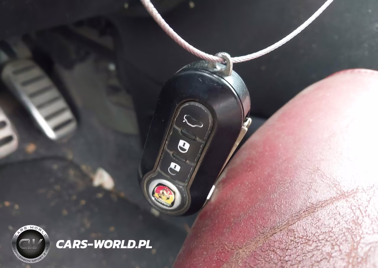 2013 Fiat 500 Abarth VIN:3C3CFFFH3DT553508 - 11