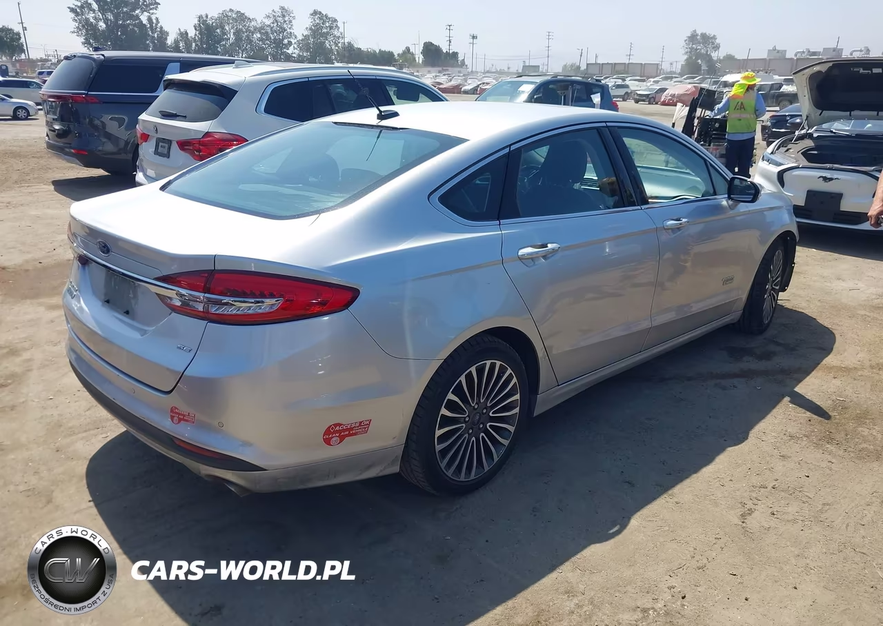 2017 Ford Fusion Energi Se Luxury VIN:3FA6P0PU0HR379436 - 4