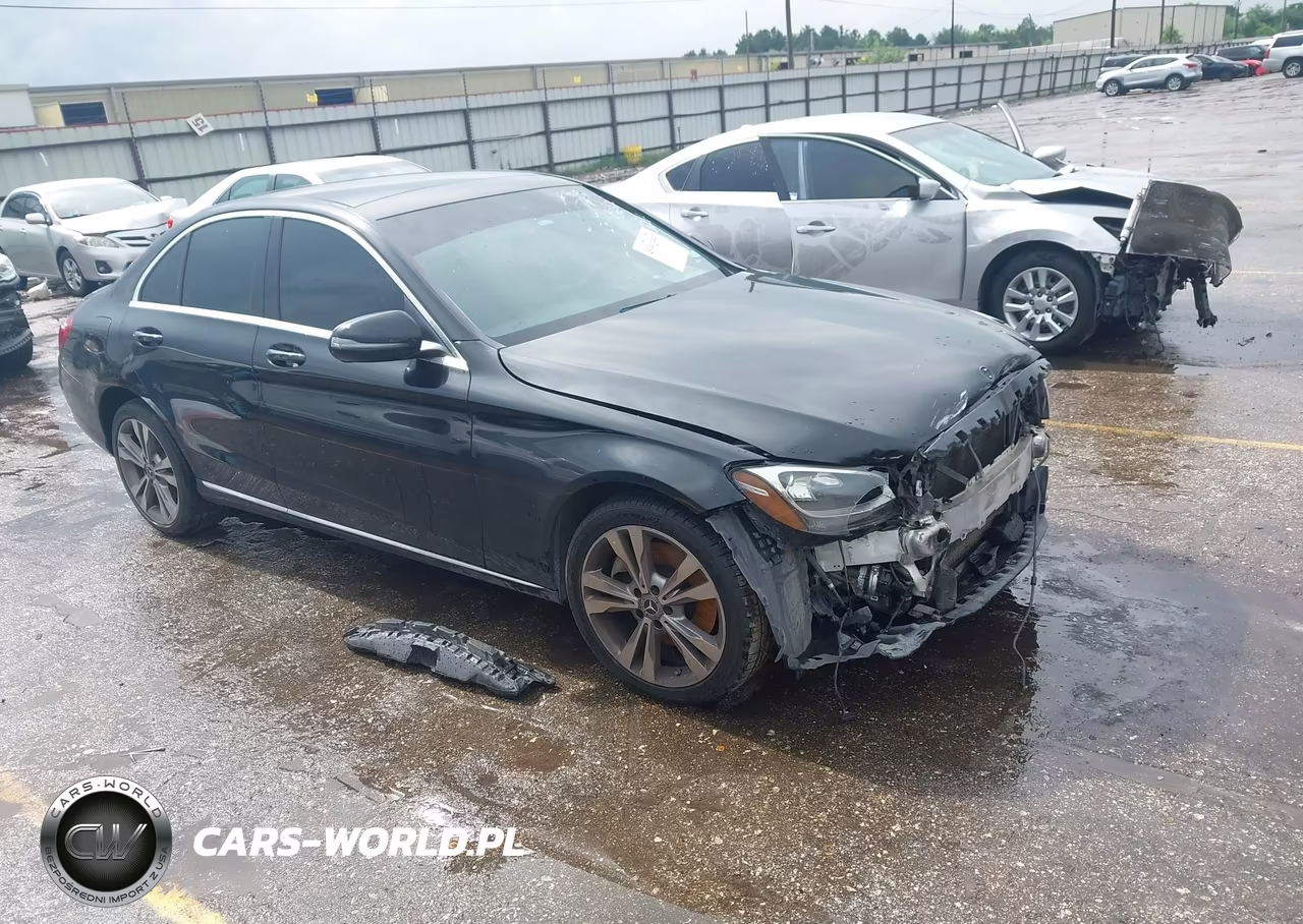 2017 Mercedes-Benz C 300 4Matic – zdjęcie 1 z 17