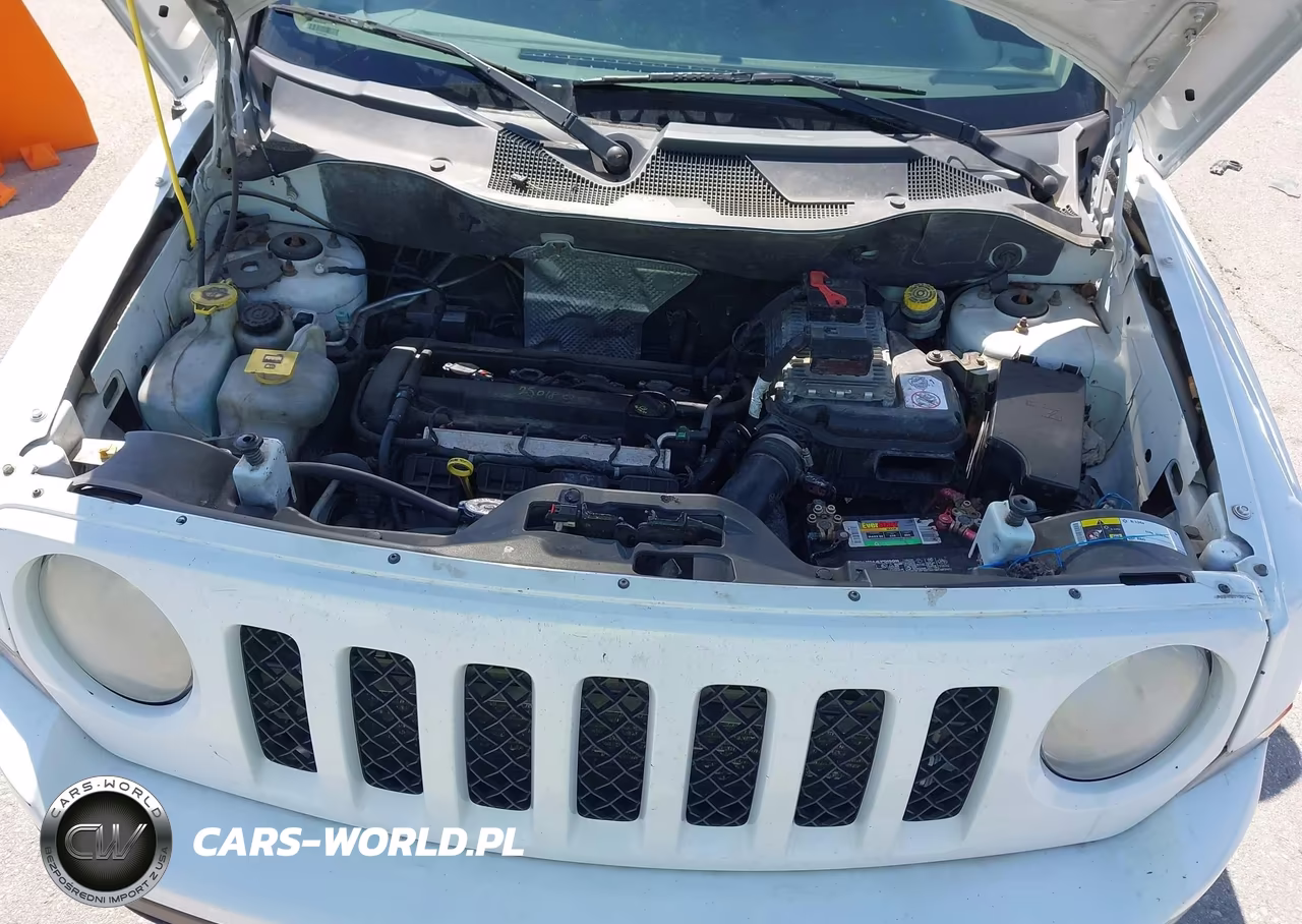 2014 Jeep Patriot Latitude VIN:1C4NJPFB8ED826311 - 10