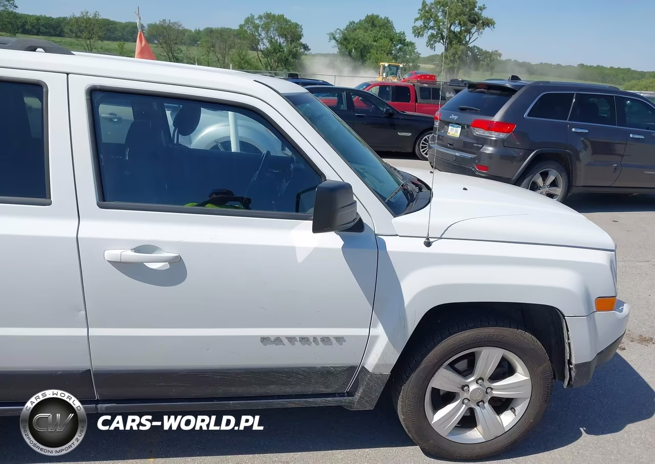 2014 Jeep Patriot Latitude VIN:1C4NJPFB8ED826311 - 15
