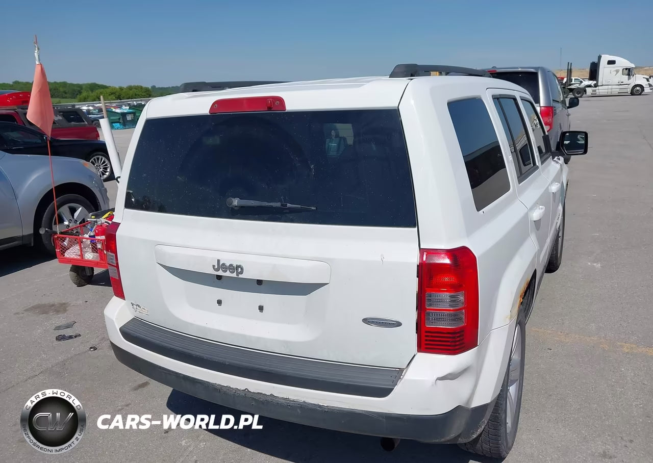 2014 Jeep Patriot Latitude VIN:1C4NJPFB8ED826311 - 17