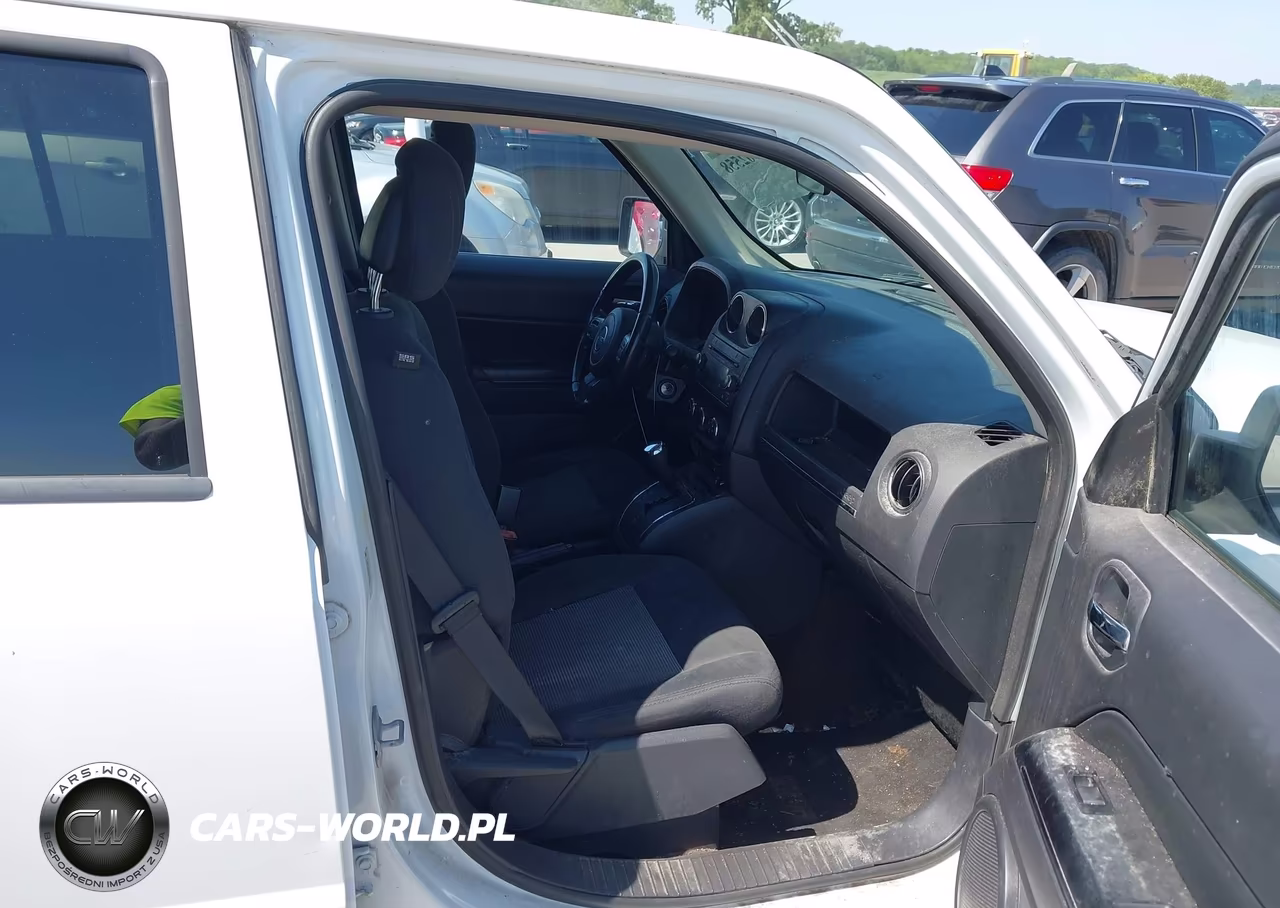 2014 Jeep Patriot Latitude VIN:1C4NJPFB8ED826311 - 5