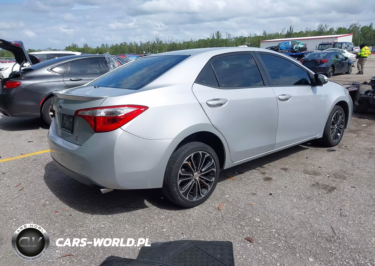 2015 Toyota Corolla S Plus VIN:2T1BURHE5FC315103 - 4