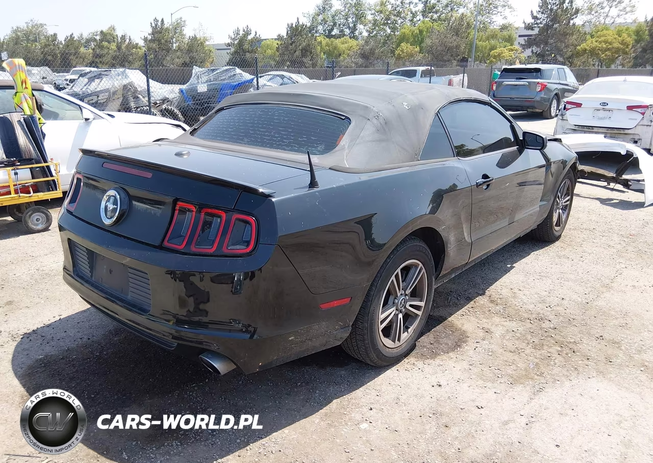 2013 Ford Mustang V6 Premium VIN:1ZVBP8EM9D5236604 - 4