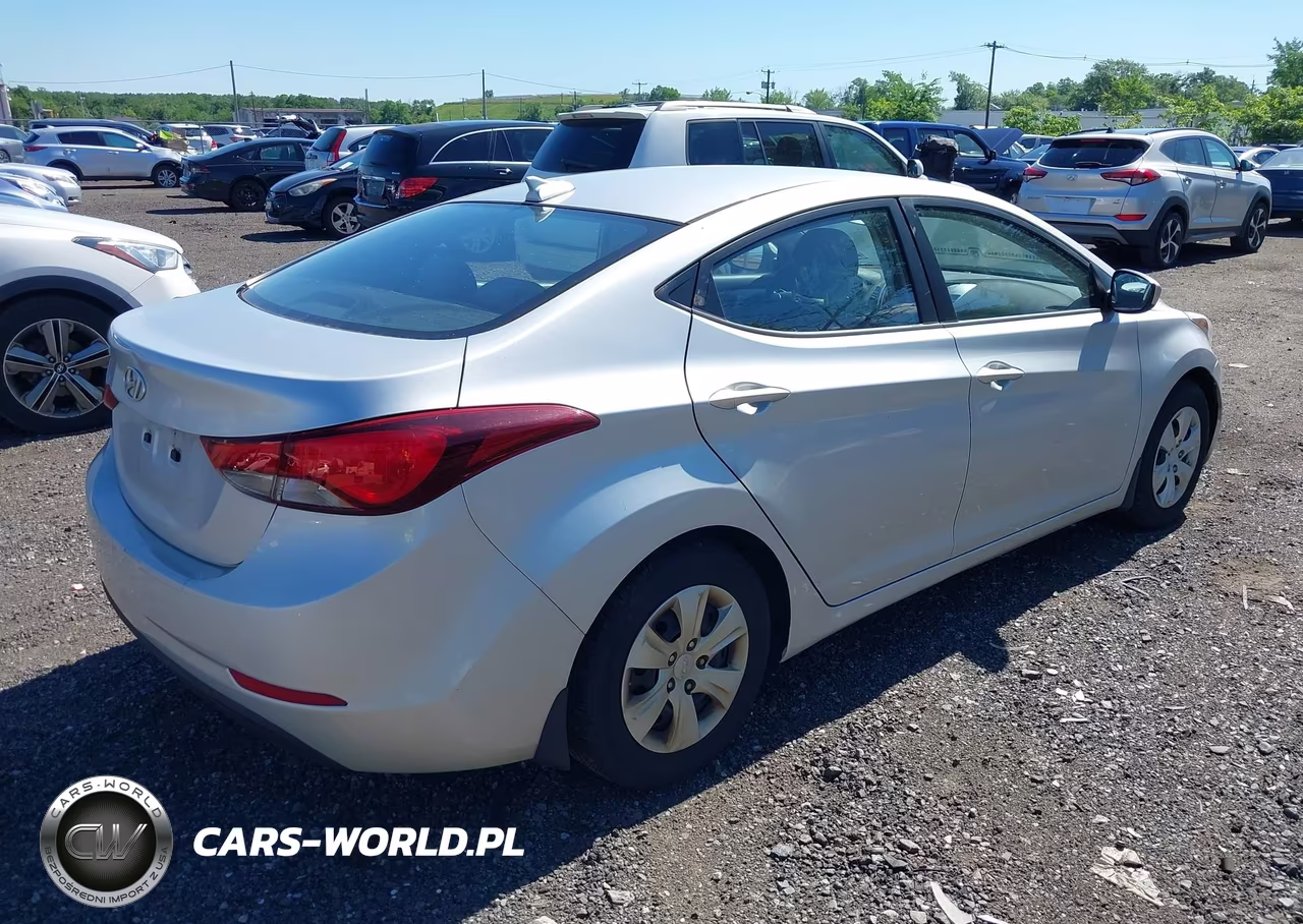 2016 Hyundai Elantra Se VIN:5NPDH4AE6GH797704 - 4