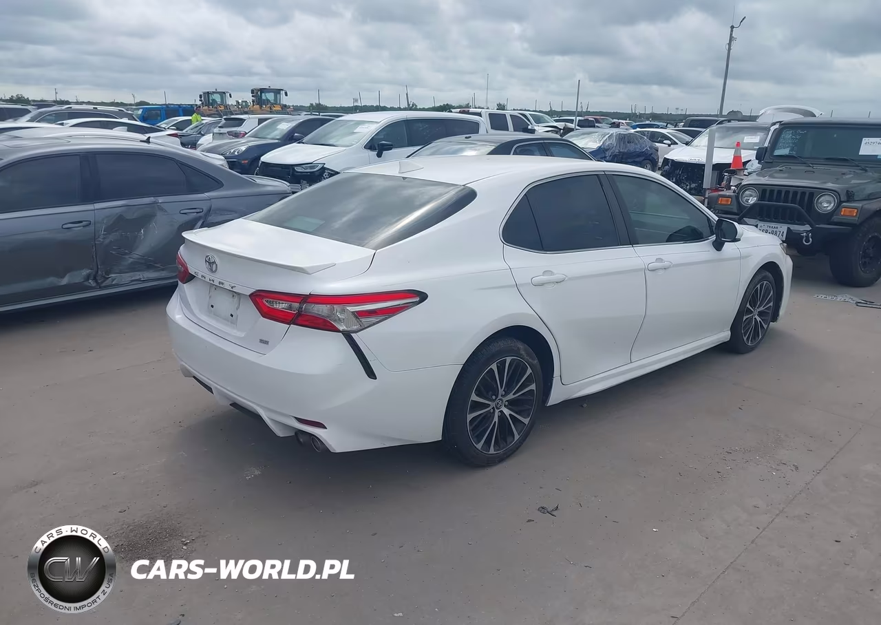 2019 Toyota Camry Se VIN:4T1B11HK9KU751574 - 4