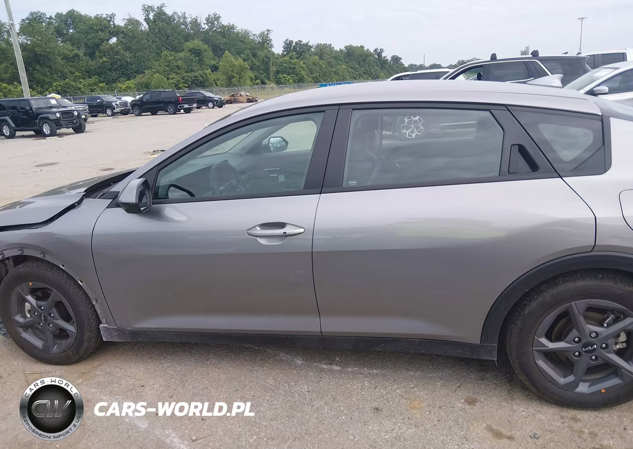 2025 Kia K4 Lxs VIN:3KPFT4DE0SE206993 - 14