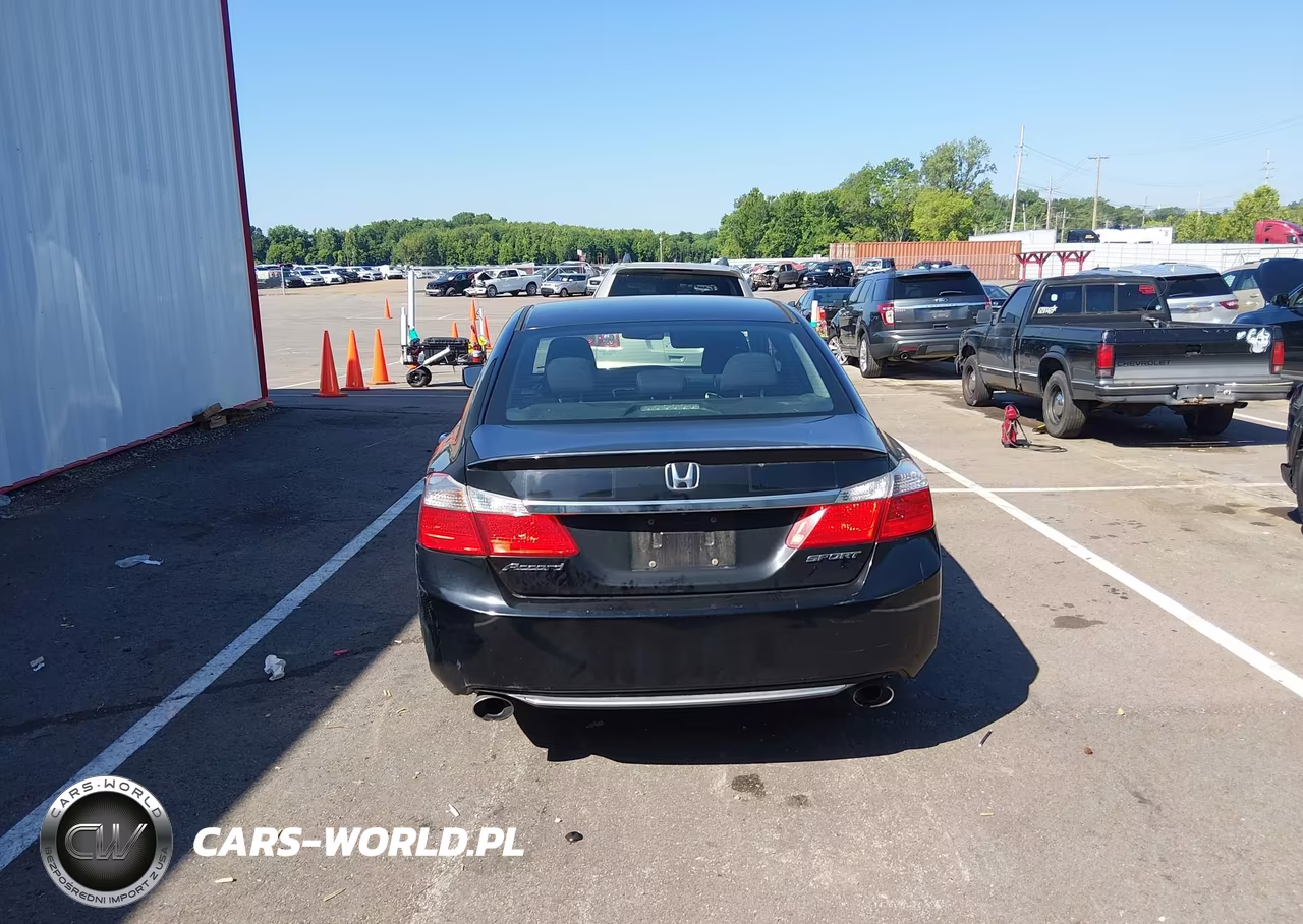 2015 Honda Accord Sport VIN:1HGCR2F51FA192745 - 17