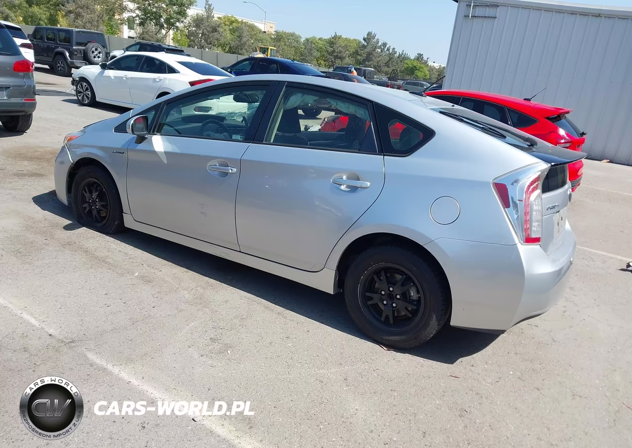 2015 Toyota Prius Four VIN:JTDKN3DU7F0460919 - 3