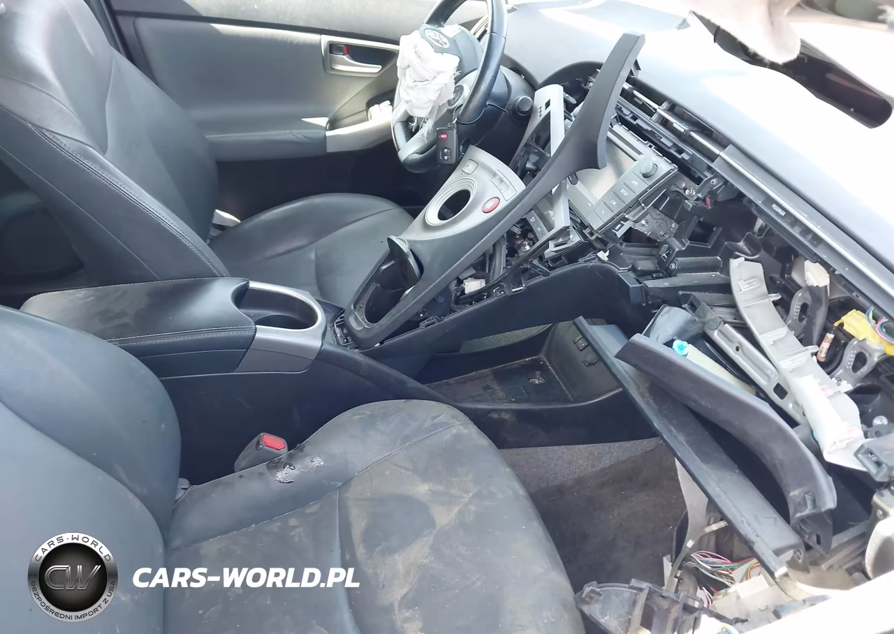 2015 Toyota Prius Four VIN:JTDKN3DU7F0460919 - 5