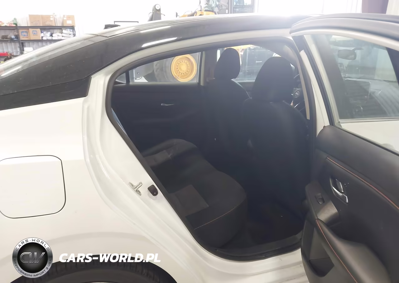 2025 Nissan Sentra Sr VIN:3N1AB8DV1SY266061 - 8