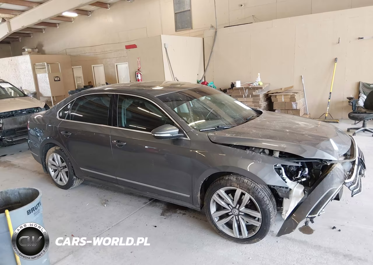 2017 Volkswagen Passat 1.8T Sel Premium VIN:1VWCT7A31HC082091 - 14
