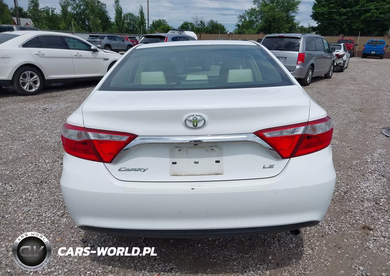 2017 Toyota Camry Le VIN:4T1BF1FK4HU718222 - 17