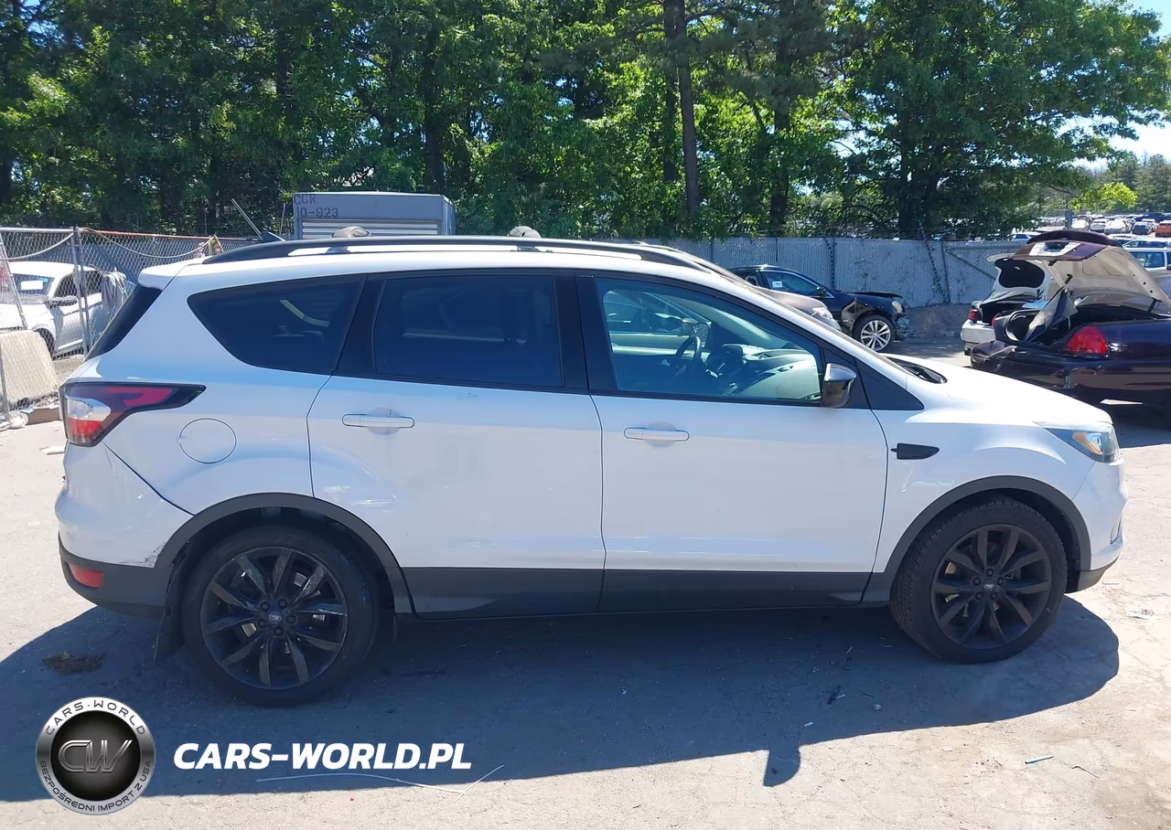 2018 Ford Escape Se VIN:1FMCU9GD6JUA68470 - 13