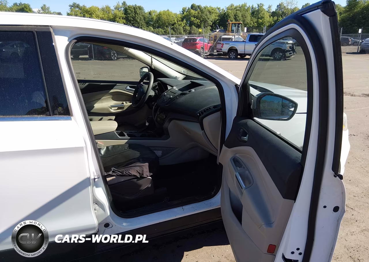 2017 Ford Escape Se VIN:1FMCU0GDXHUA36112 - 5