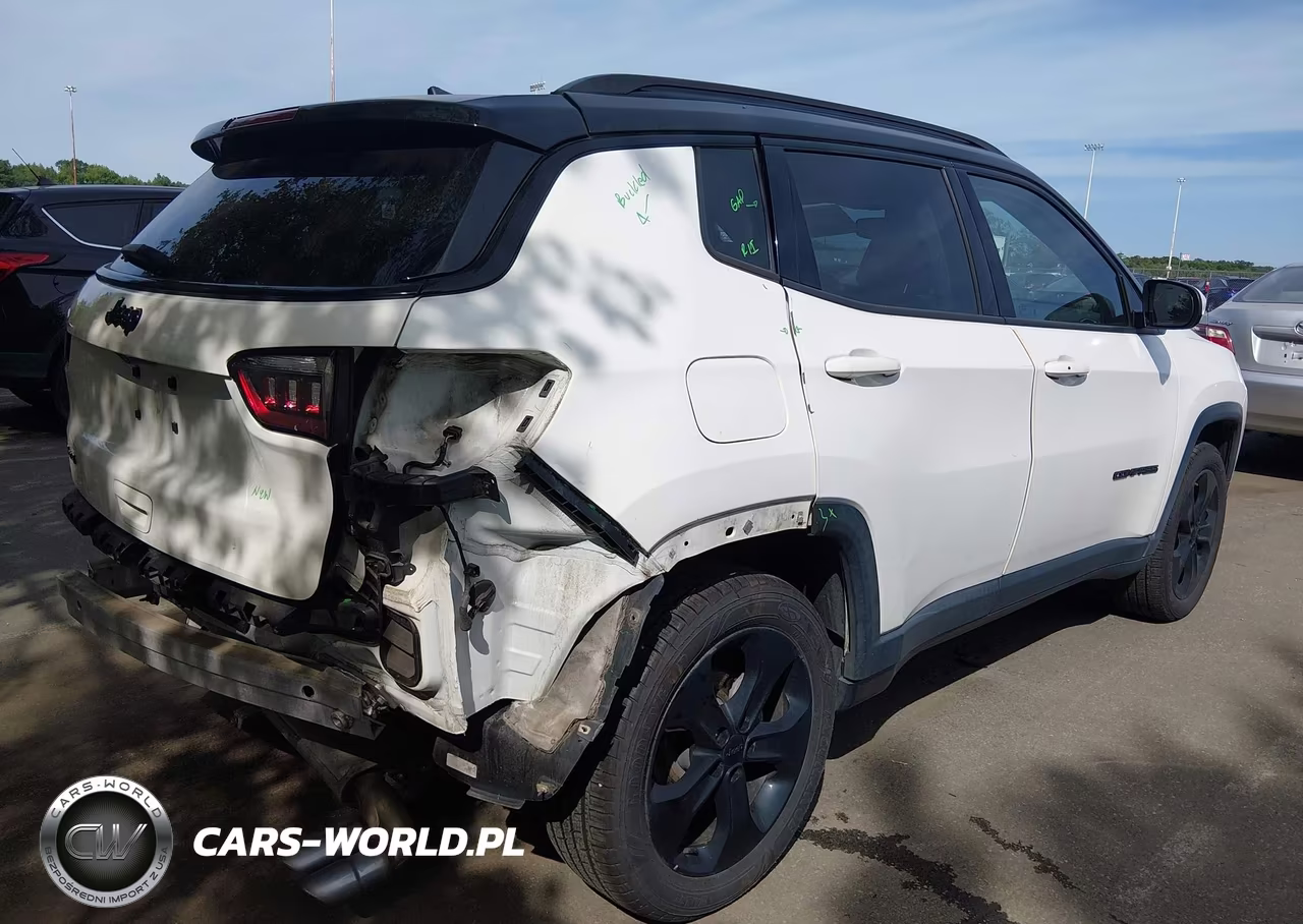 2018 Jeep Compass Altitude 4X4 VIN:3C4NJDBBXJT325719 - 4