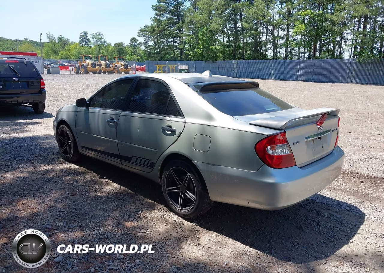 2004 Toyota Camry Le VIN:4T1BE32K24U887007 - 3