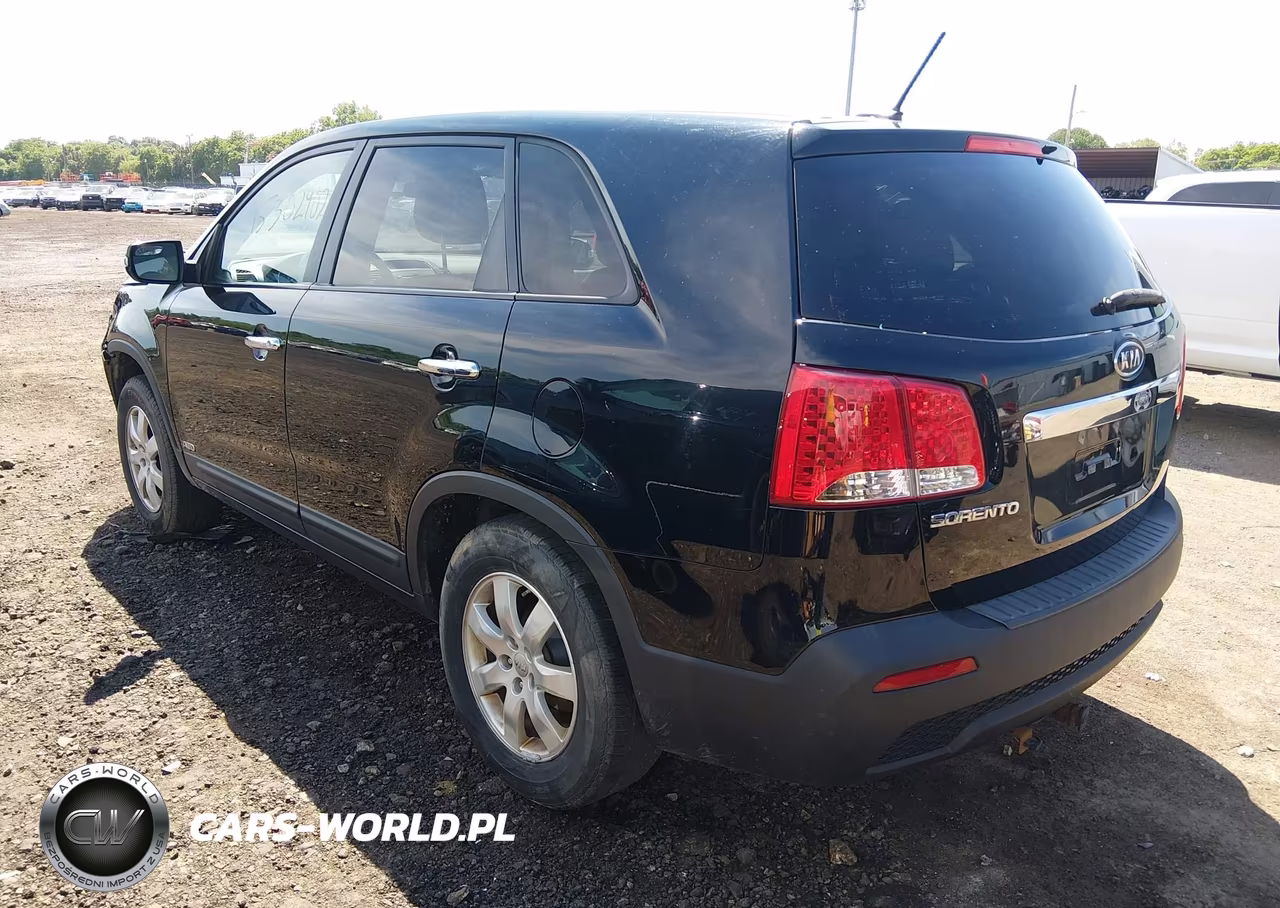 2013 Kia Sorento Lx VIN:5XYKTDA65DG329223 - 3