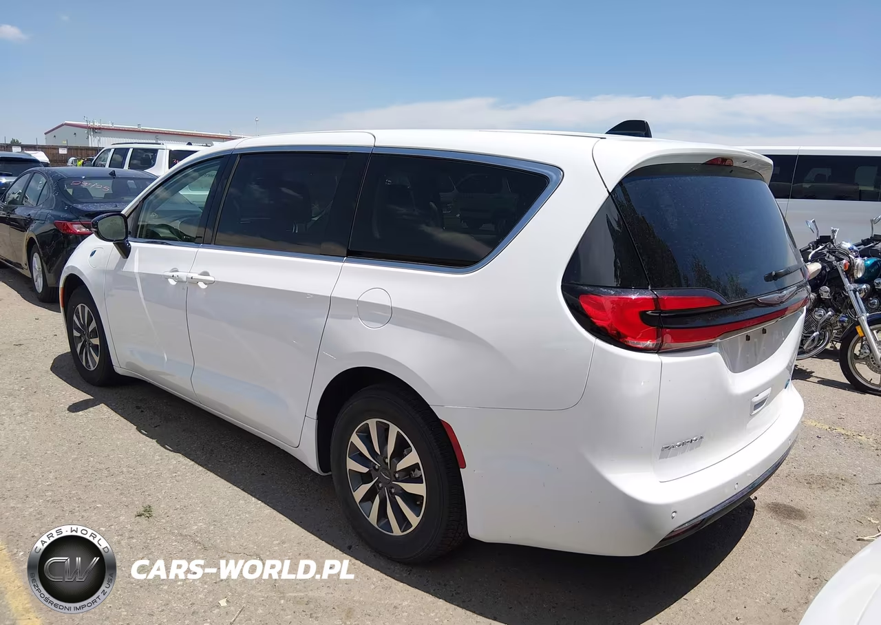 2024 Chrysler Pacifica Hybrid Select VIN:2C4RC1S71RR198735 - 14