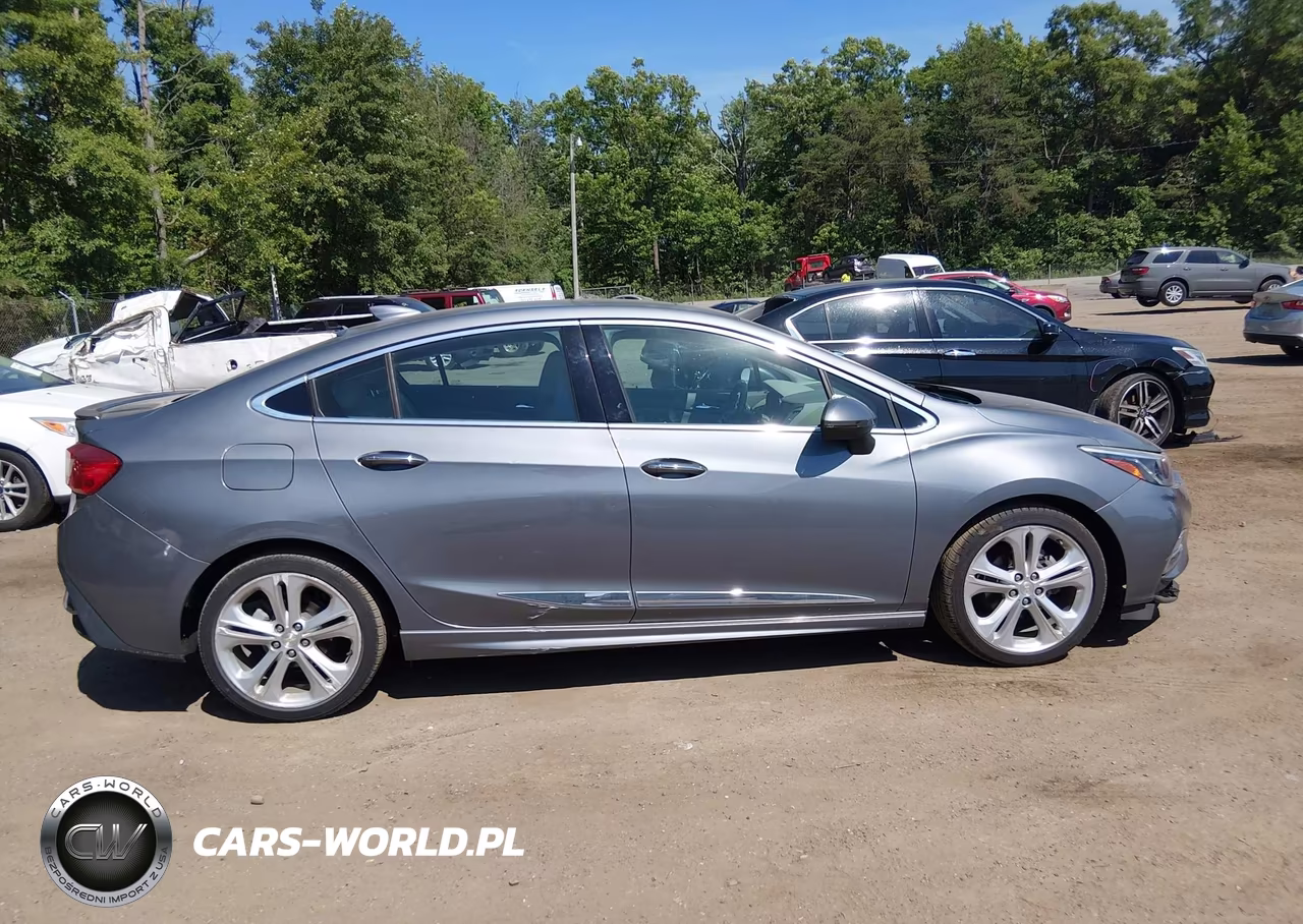 2018 Chevrolet Cruze Premier Auto VIN:1G1BF5SM8J7189437 - 13