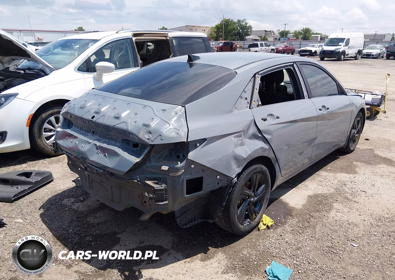 2022 Hyundai Elantra Sel VIN:KMHLM4AG6NU348949 - 4