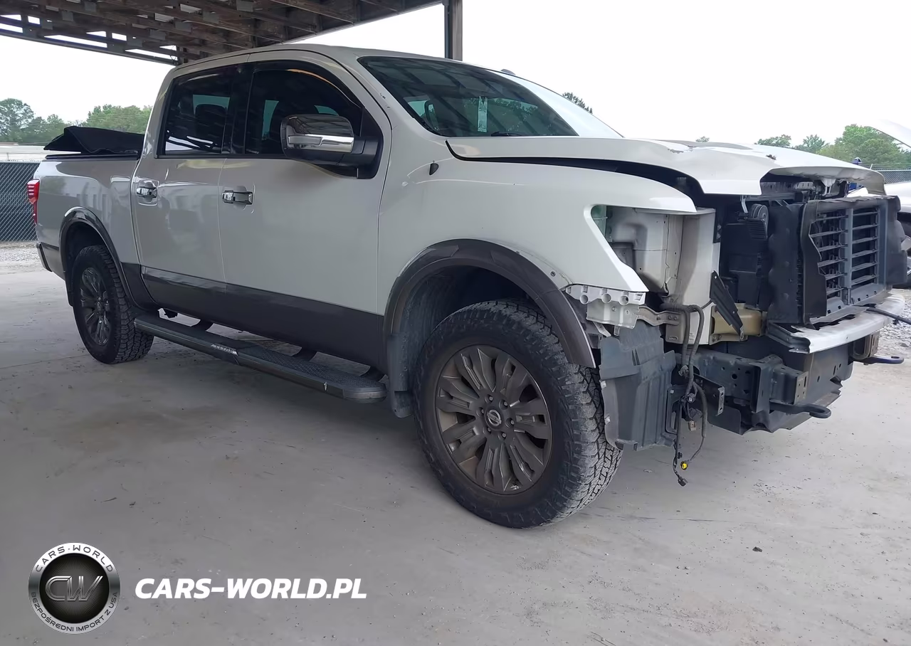 2018 Nissan Titan Platinum Reserve – zdjęcie 1 z 17