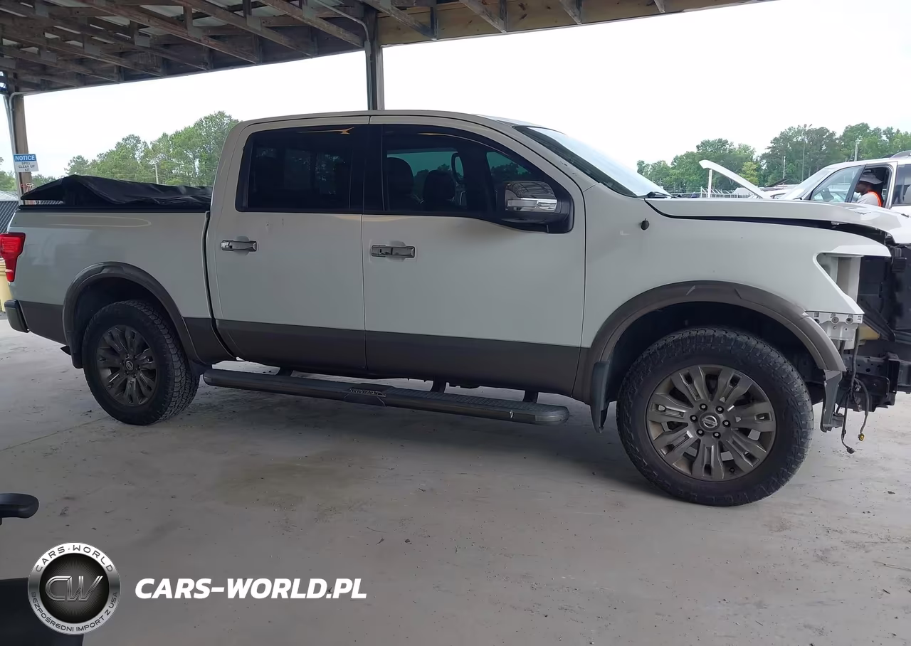 2018 Nissan Titan Platinum Reserve VIN:1N6AA1E55JN510888 - 14