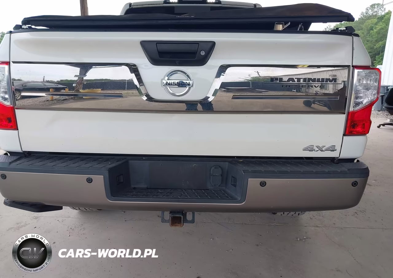 2018 Nissan Titan Platinum Reserve VIN:1N6AA1E55JN510888 - 17