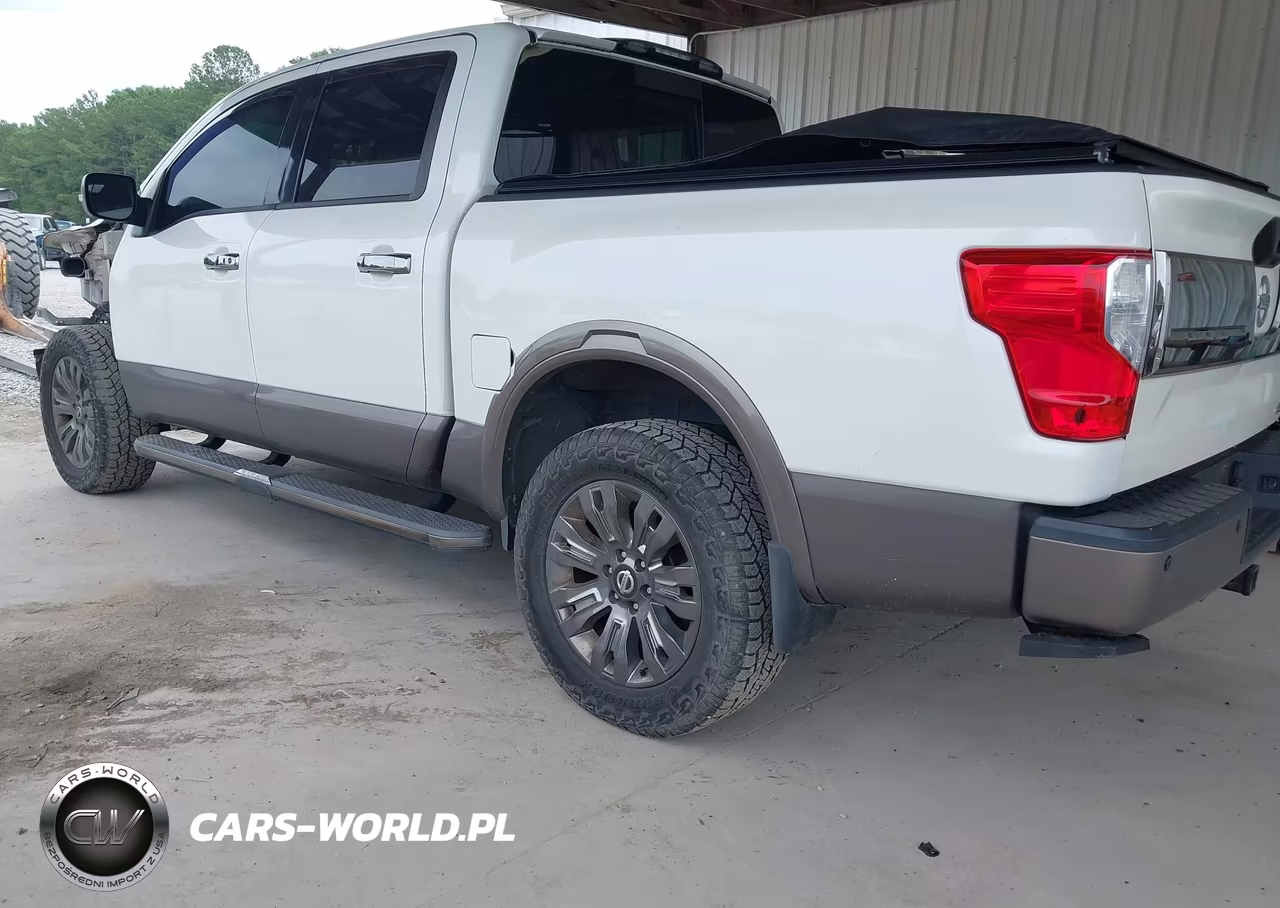 2018 Nissan Titan Platinum Reserve VIN:1N6AA1E55JN510888 - 3