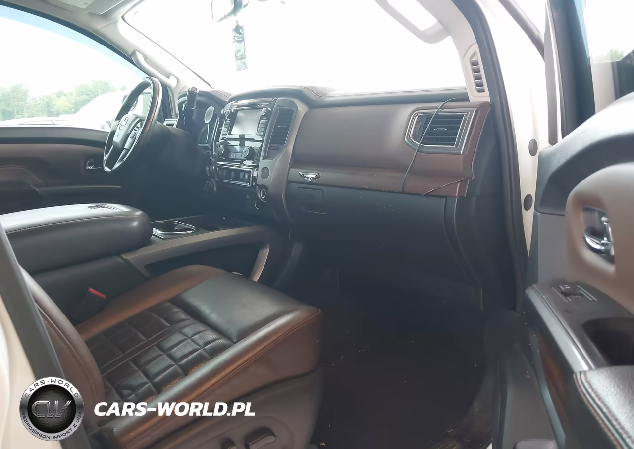2018 Nissan Titan Platinum Reserve VIN:1N6AA1E55JN510888 - 5