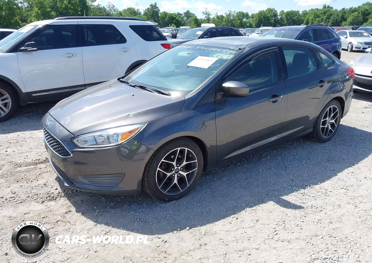 2018 Ford Focus Se VIN:1FADP3F29JL276688 - 2