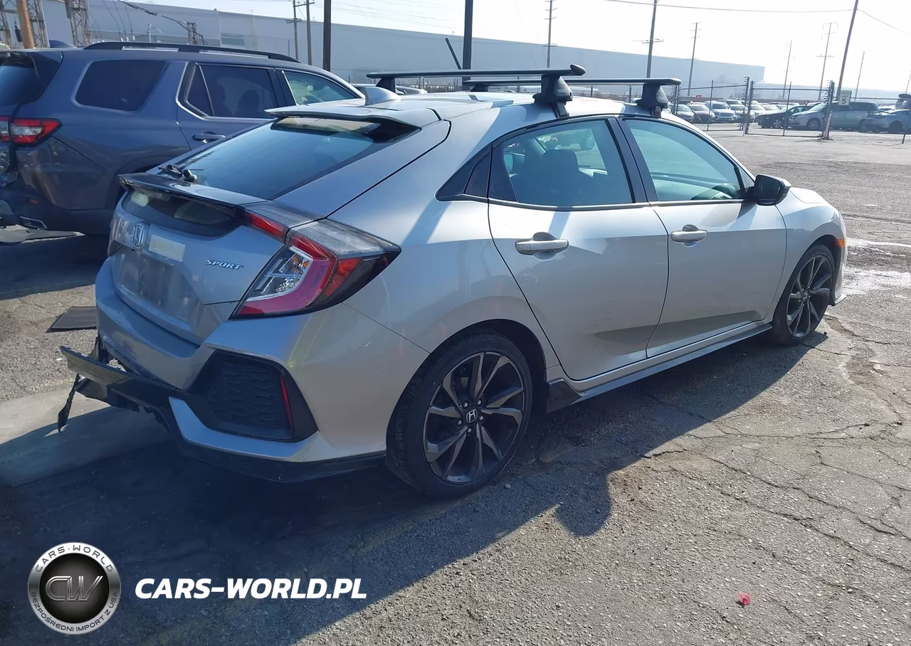2018 Honda Civic Sport VIN:SHHFK7H46JU429147 - 4