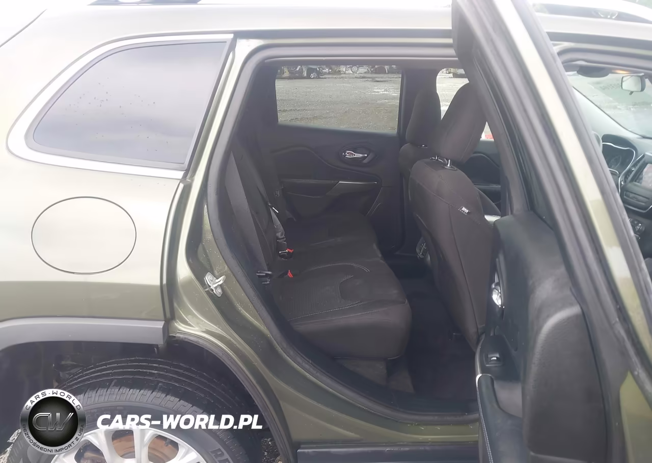 2019 Jeep Cherokee Latitude Fwd VIN:1C4PJLCB3KD365651 - 8
