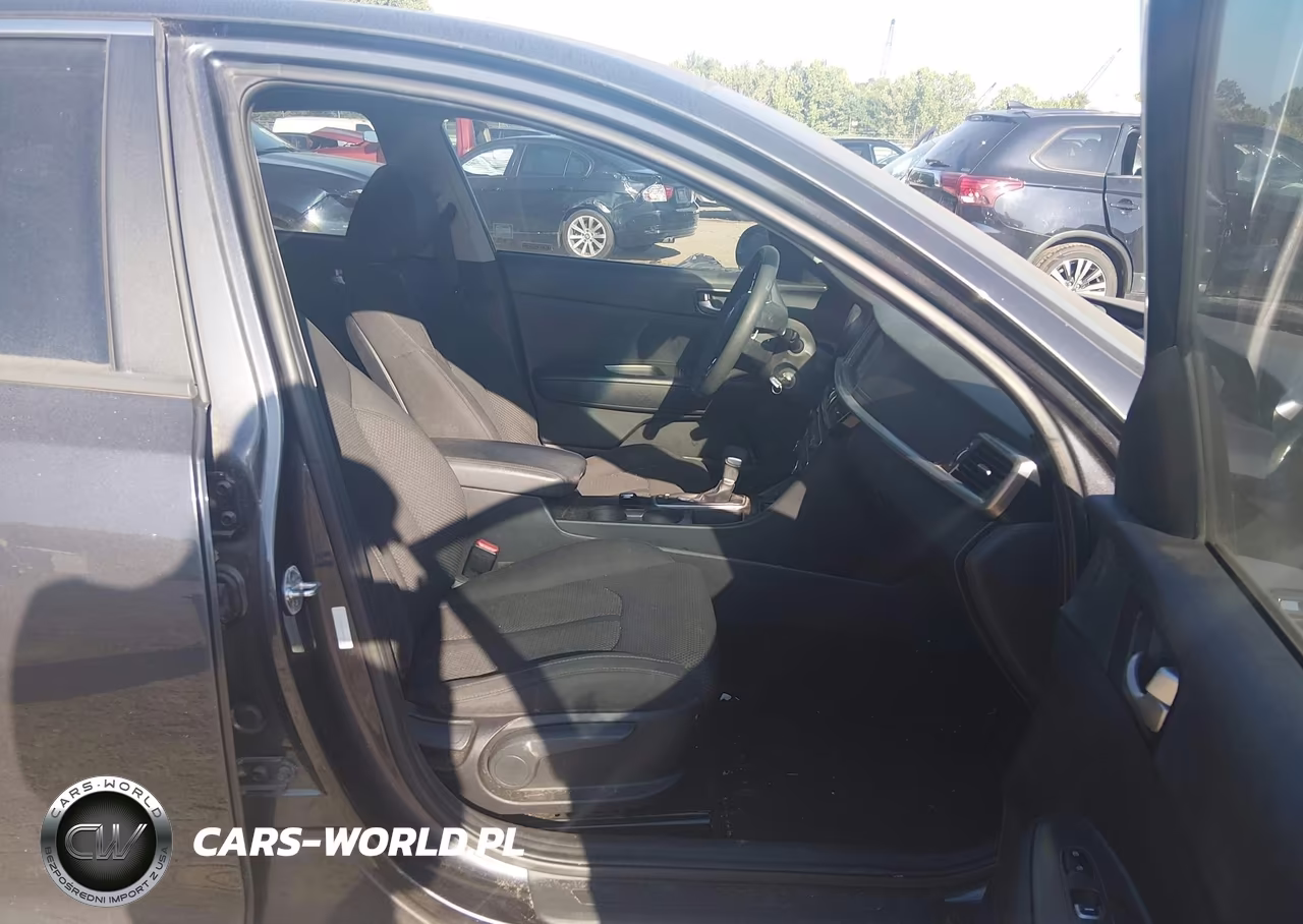 2019 Kia Optima Lx VIN:5XXGT4L34KG298864 - 5